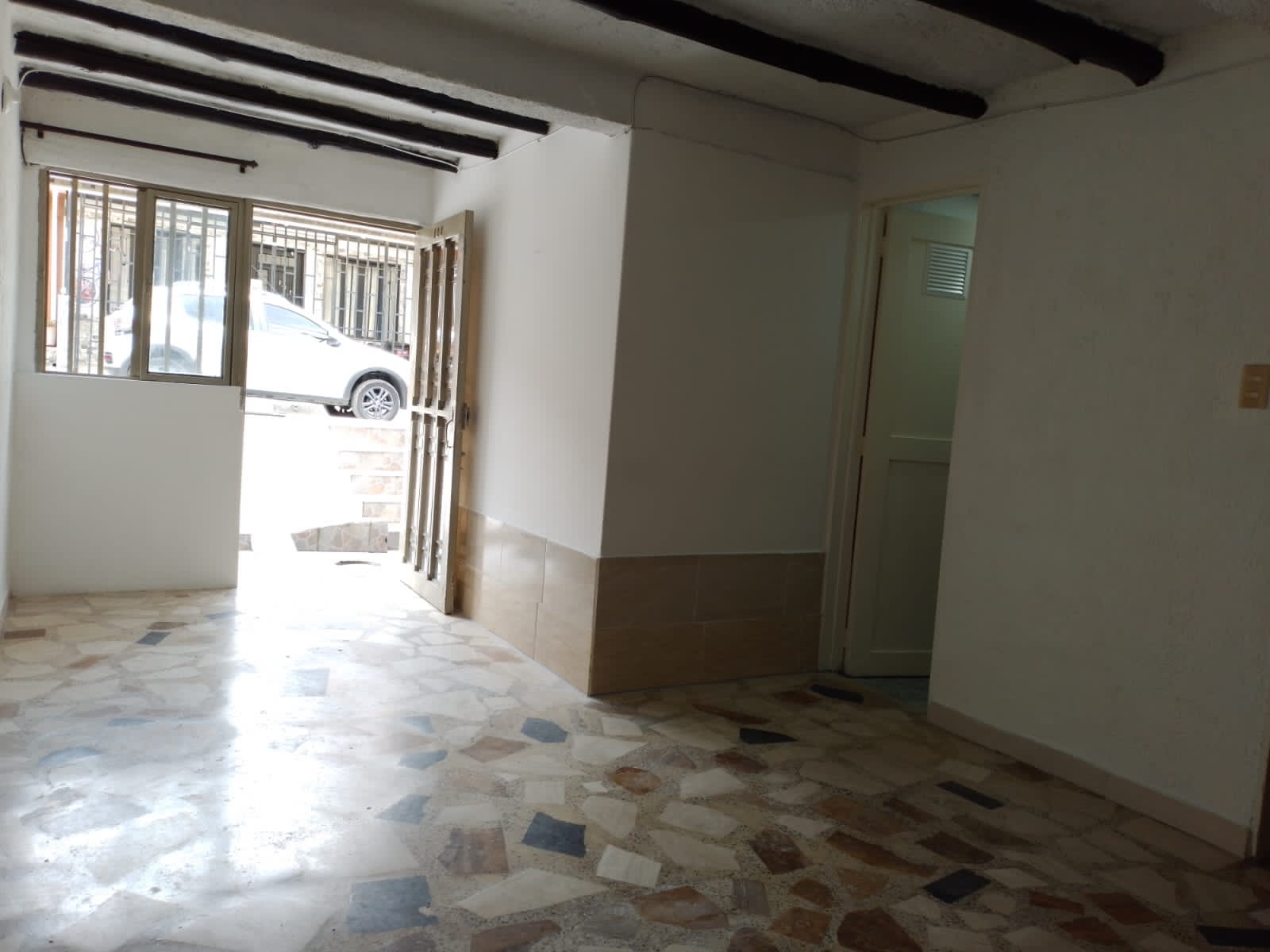 VENTA EXCENTE CASA EN LA SULTANA CON RENTA