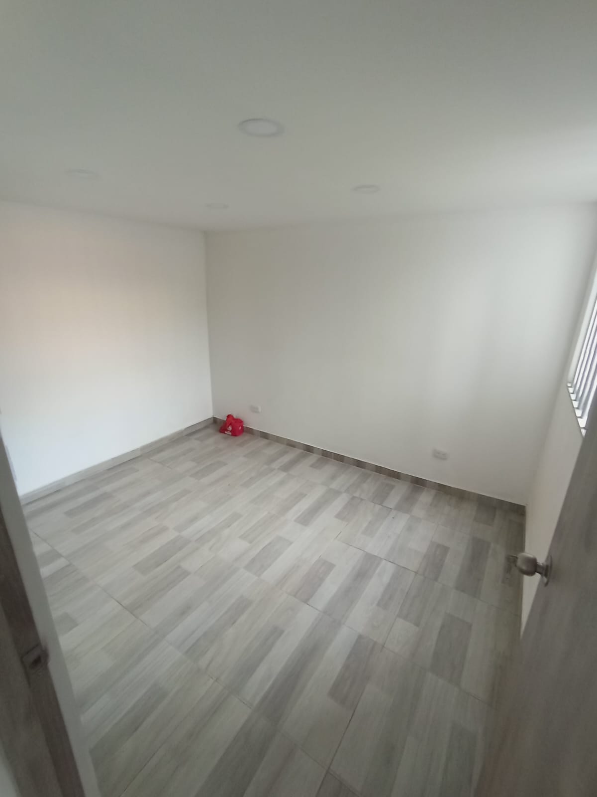SE ARRIENDA APARTAMENTO EN LOS CAMBULOS