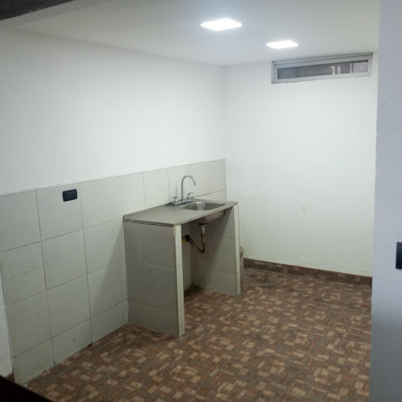 ARRIENDO LOCAL SECTOR CAMPOHERMOSO