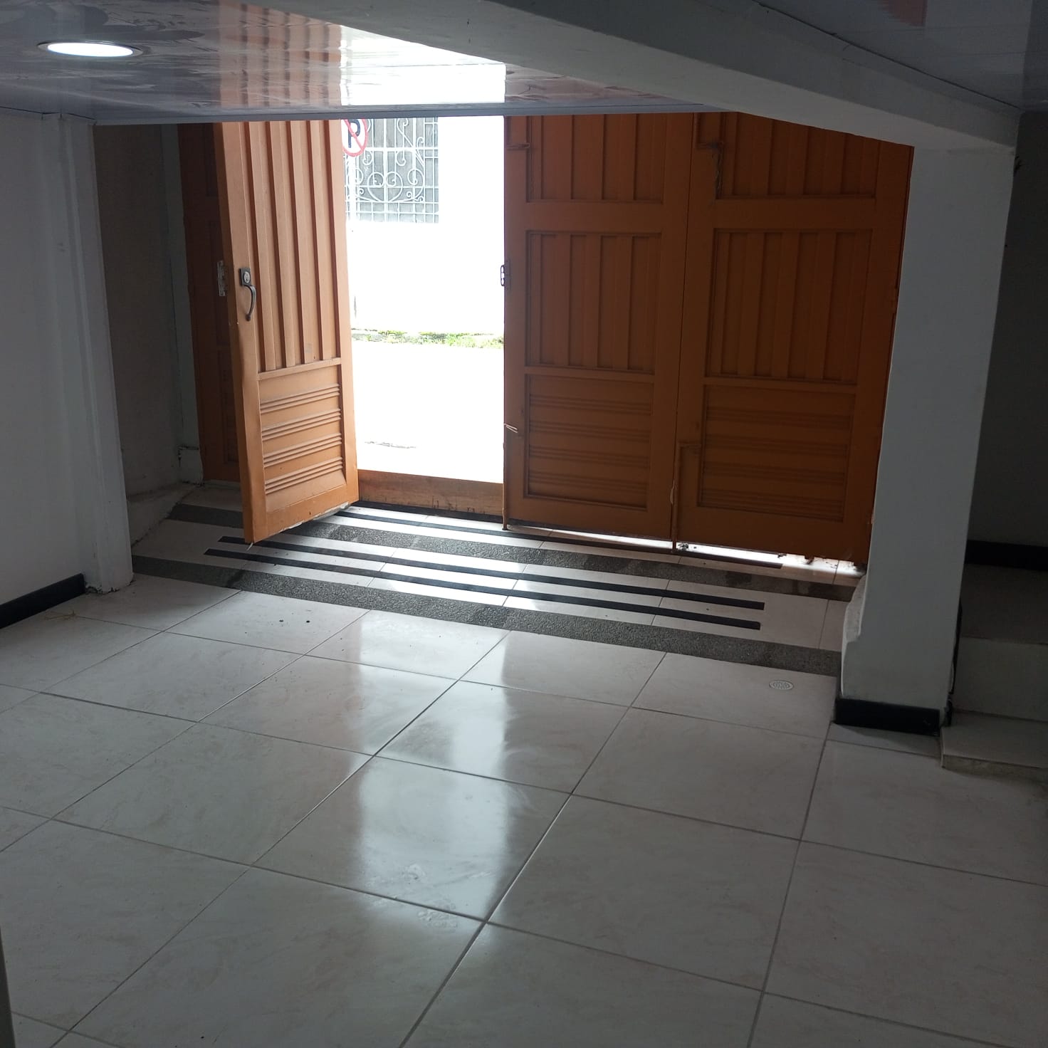 ARRIENDO APARTAESTUDIO EN FUNDADORES