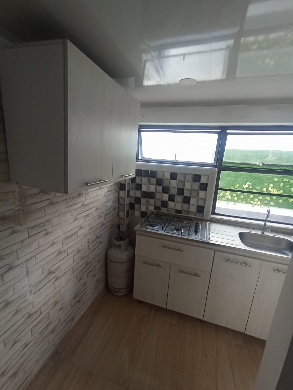 SE ARRIENDA APARTA ESTUDIO EN SAN ISIDRO