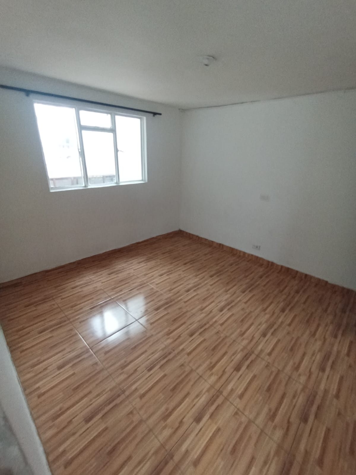 SE ARRIENDA APARTAMENTO EN CAMPO HERMOSO