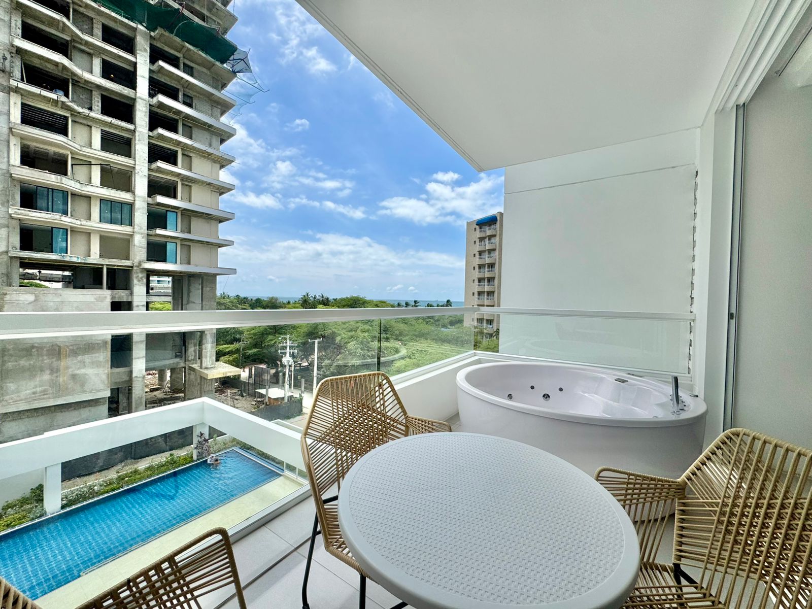 Venta Apartasuite con Jacuzzi privado en Bello Horizonte