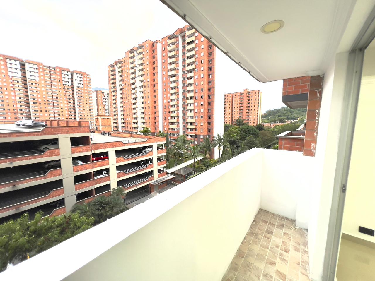 Se Vende Apartamento En Los Colores, Medellin