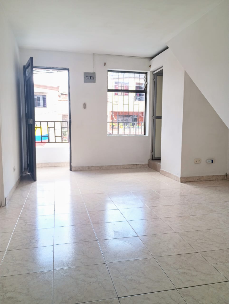 Se Vende Edificio De Tres Niveles En Castilla, Medellín