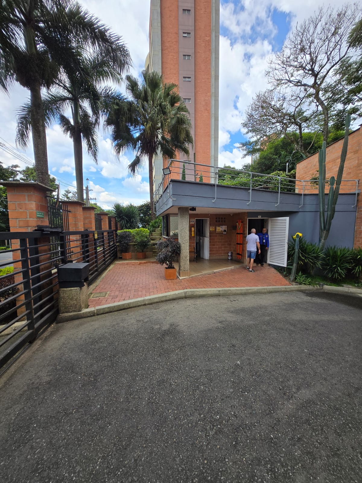 Se Arrienda Apartaestudio En La Loma De Los Bernal