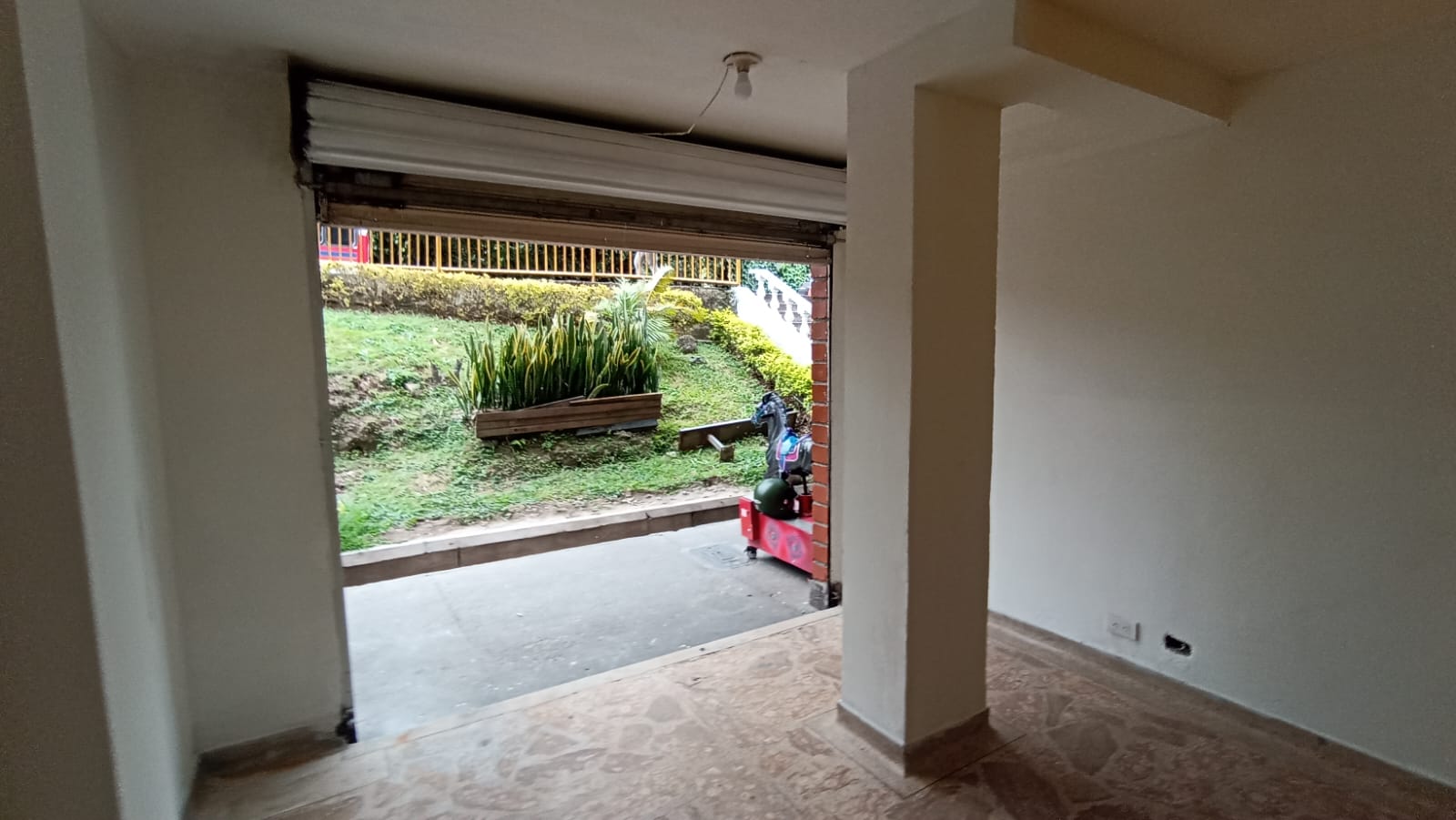 Se Arrienda Local En Robledo Villa Flora, Medellín