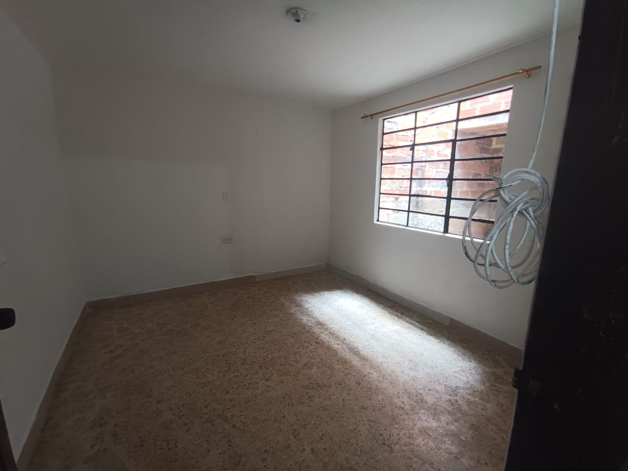 Se Arrienda Casa  en Robledo Aures, Medellin