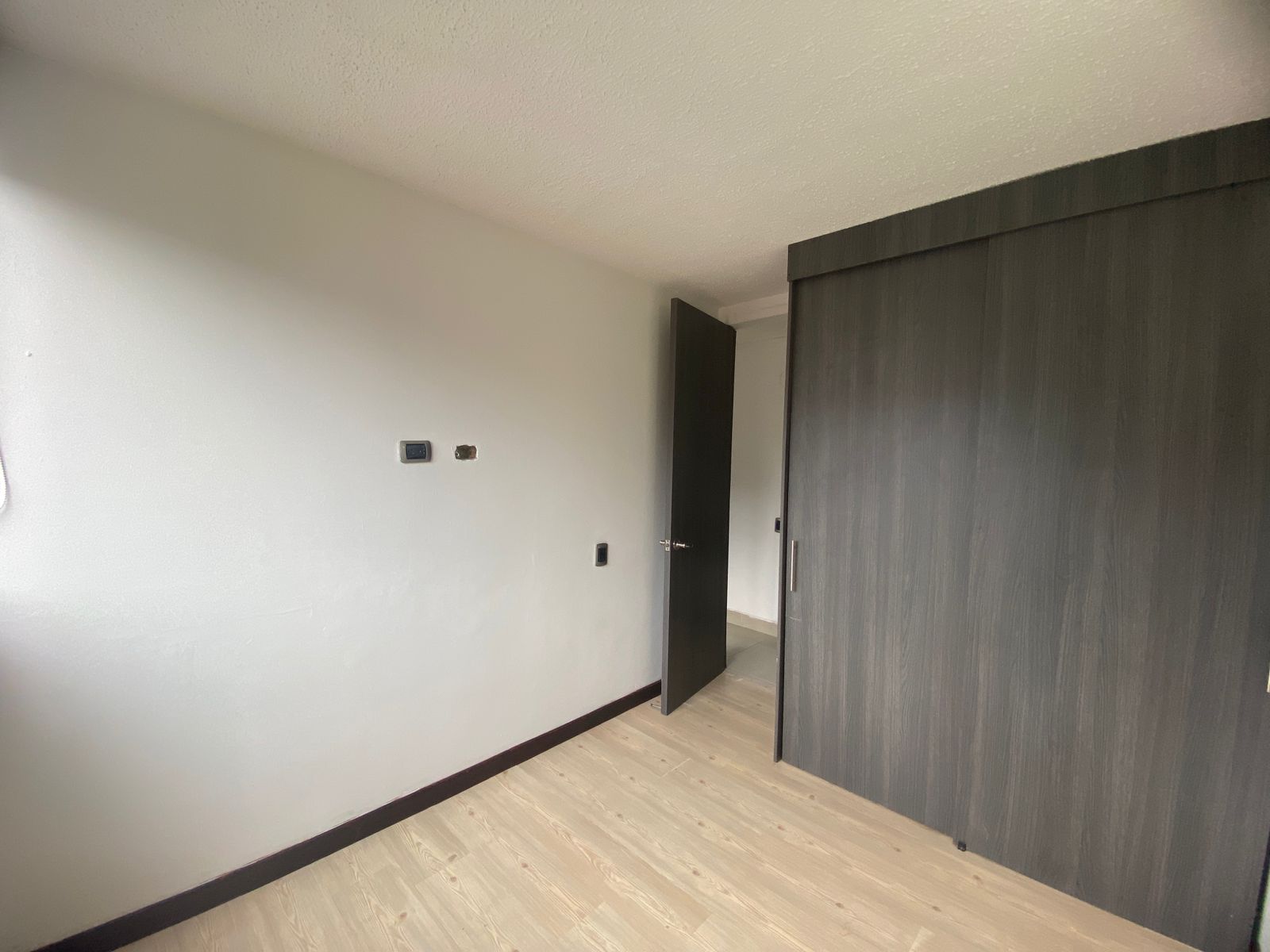 Apartamento de Lujo con Vista Panoramica en San German, Medellín