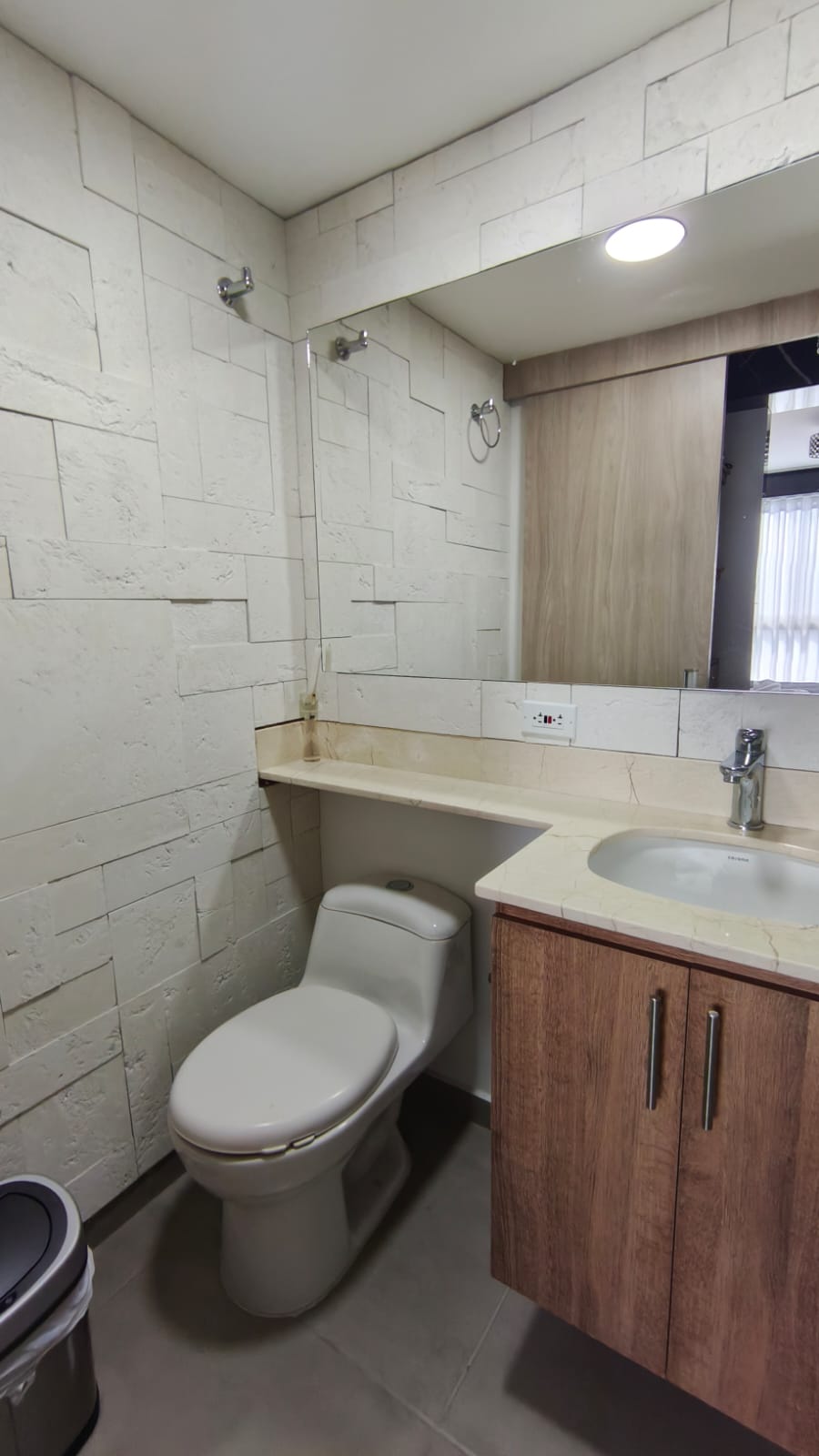 Se Arrienda Apartamento Amoblado en Casalanz Parte Alta, Medellín