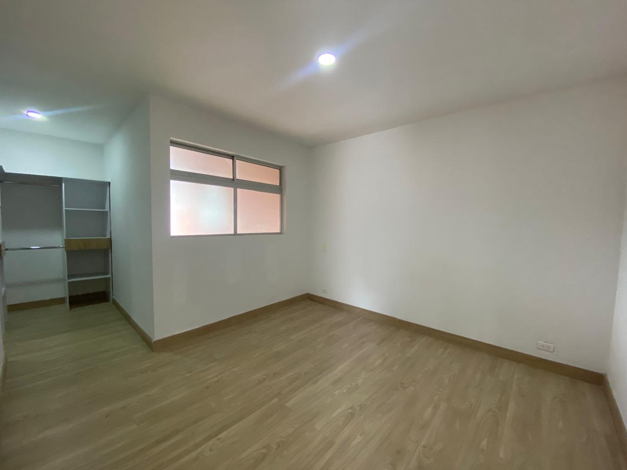 Amplio Apartamento para Arriendo en Sabaneta, Medellín