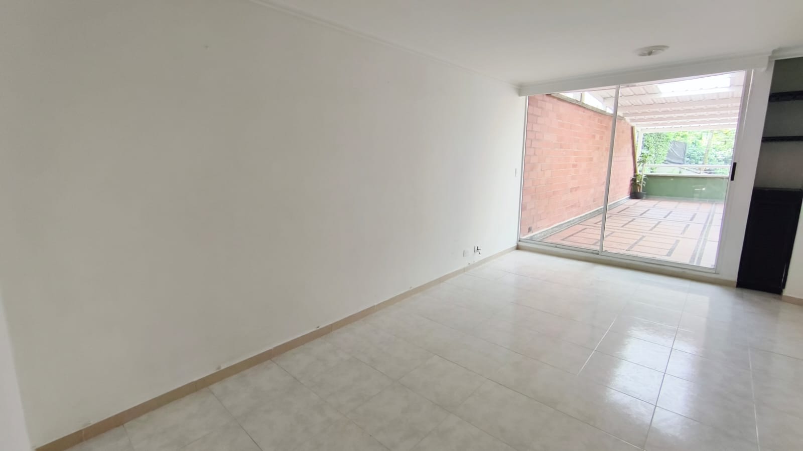 Se Arrienda Apartamento en la Loma de los Bernal, Medellín
