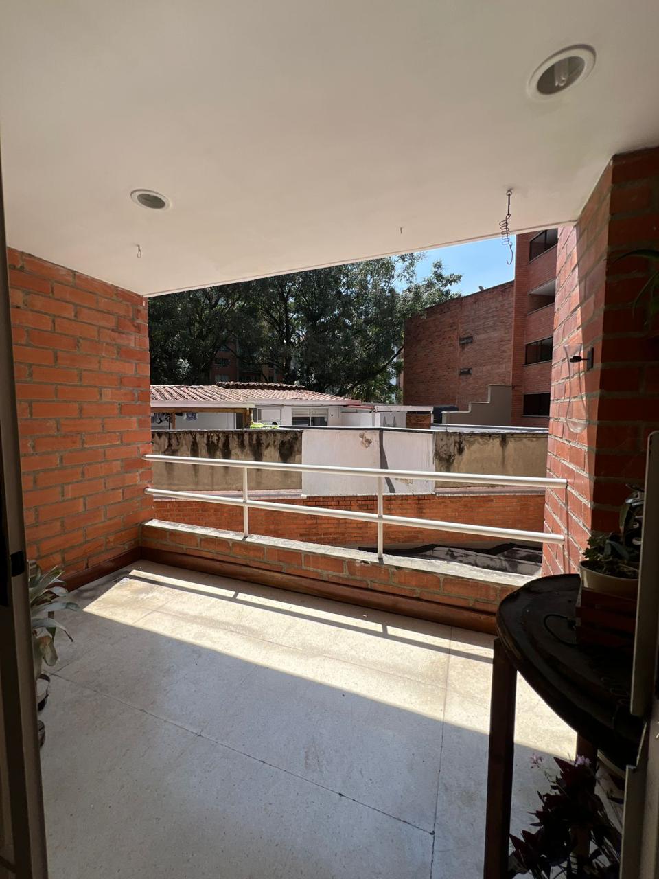 Se Vende Amplio Apartamento en Laureles, Medellín