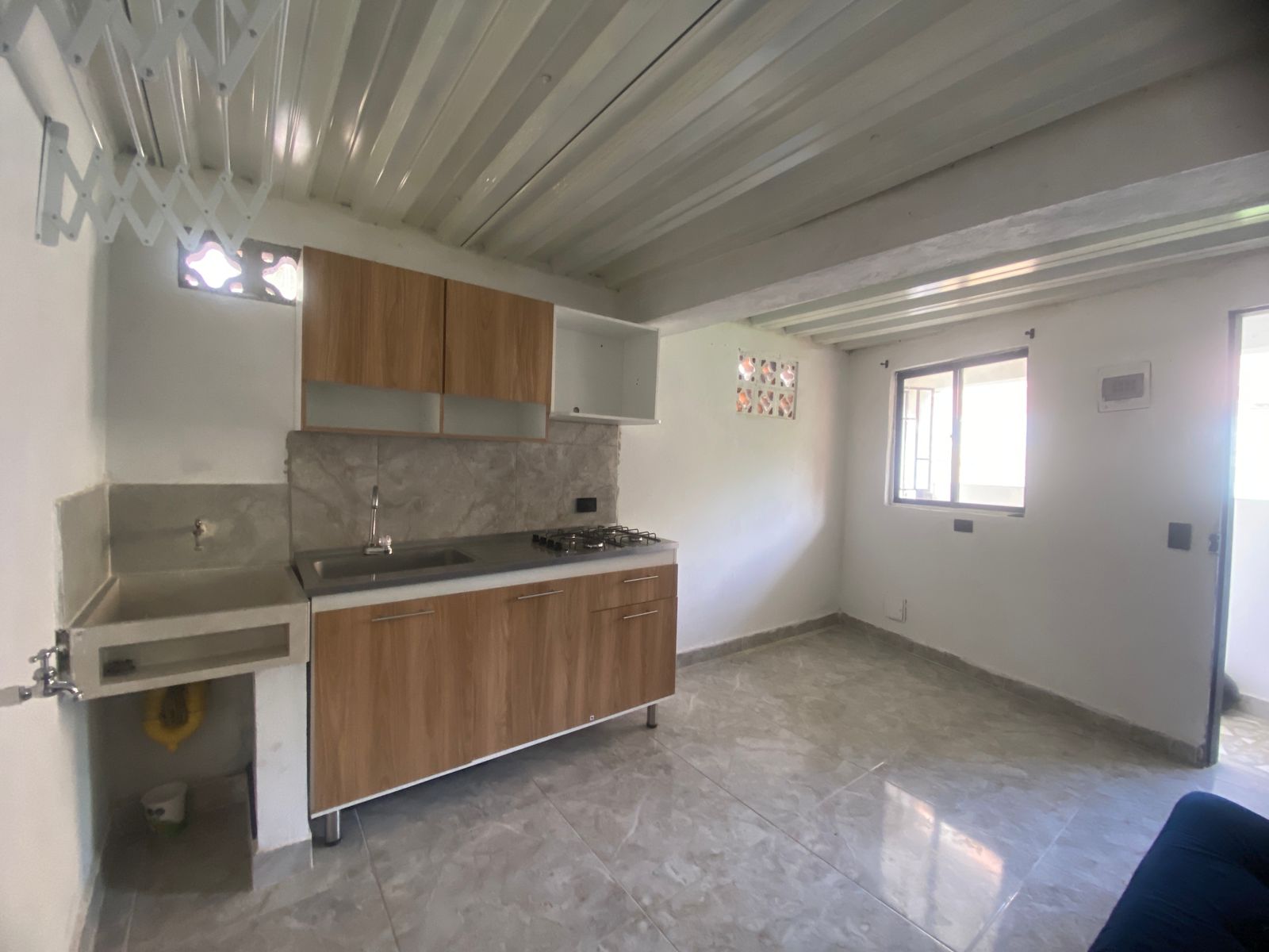 Amplio Apartaestudio para Arriendo en San Cristobal, Medellín