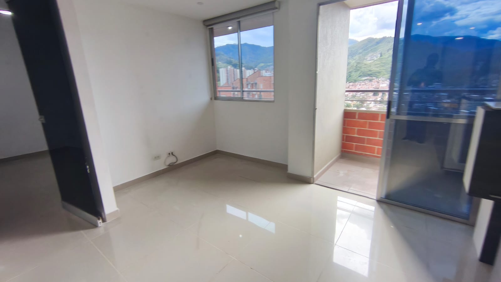 ARRIENDO DE APARTAMENTO EN LOMA DEL LOS BERNAL, MEDELLIN