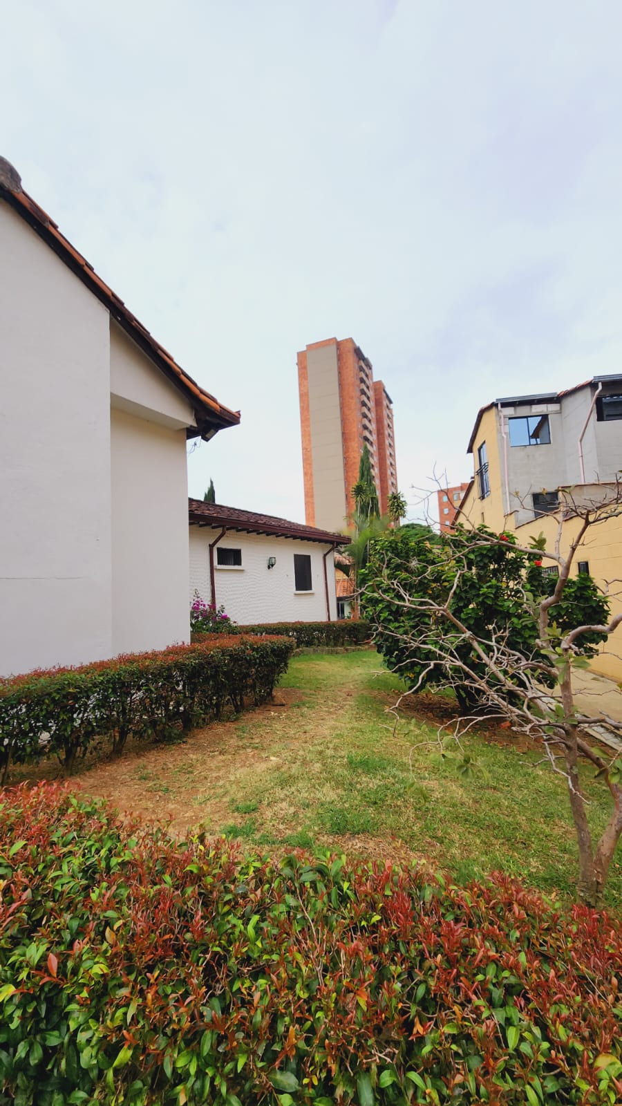 Casa Remodelada para Venta en Robledo, Pajarito