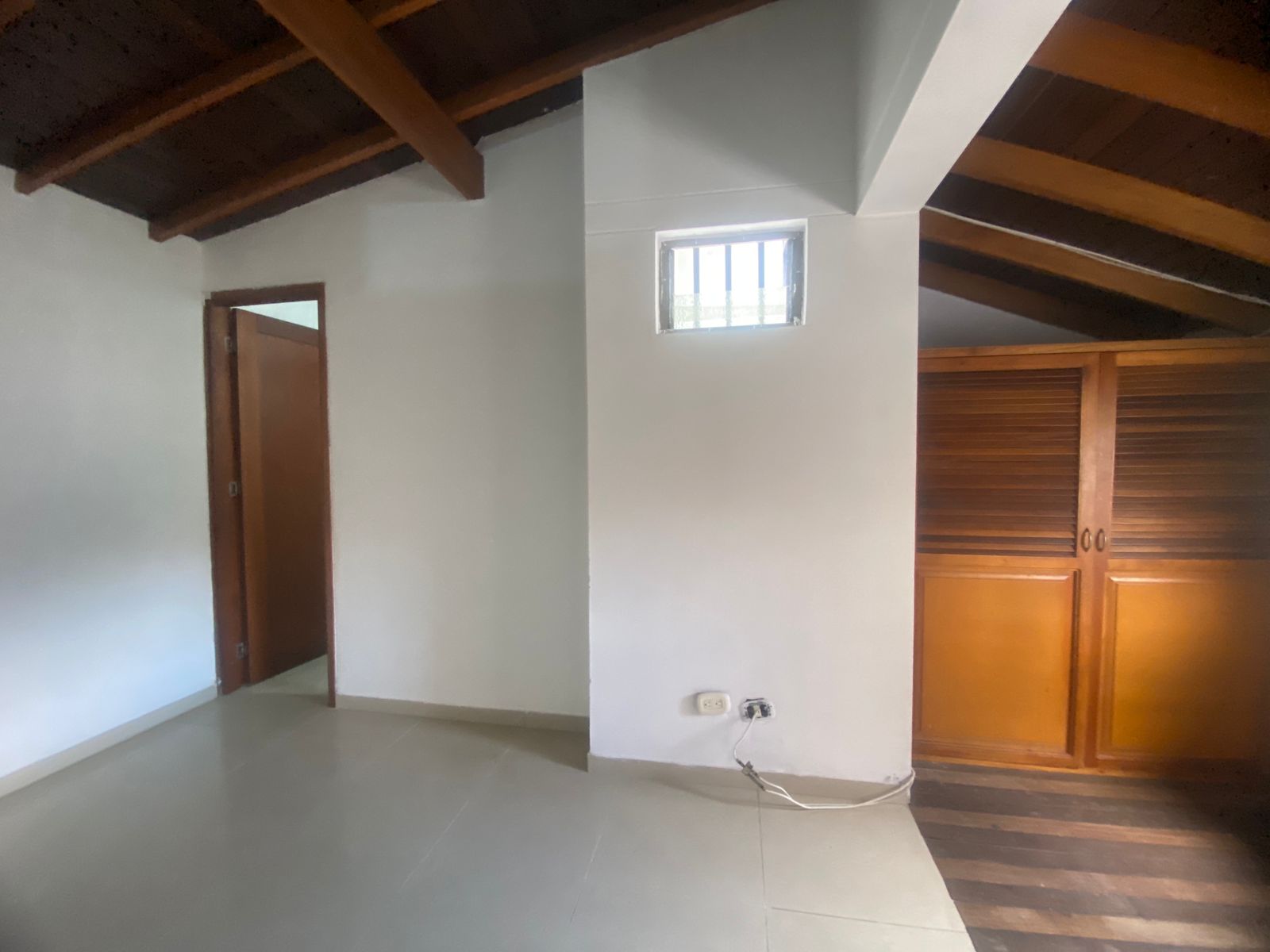 Iluminado Apartamento para Arriendo en Laureles, Estadio, Medellín