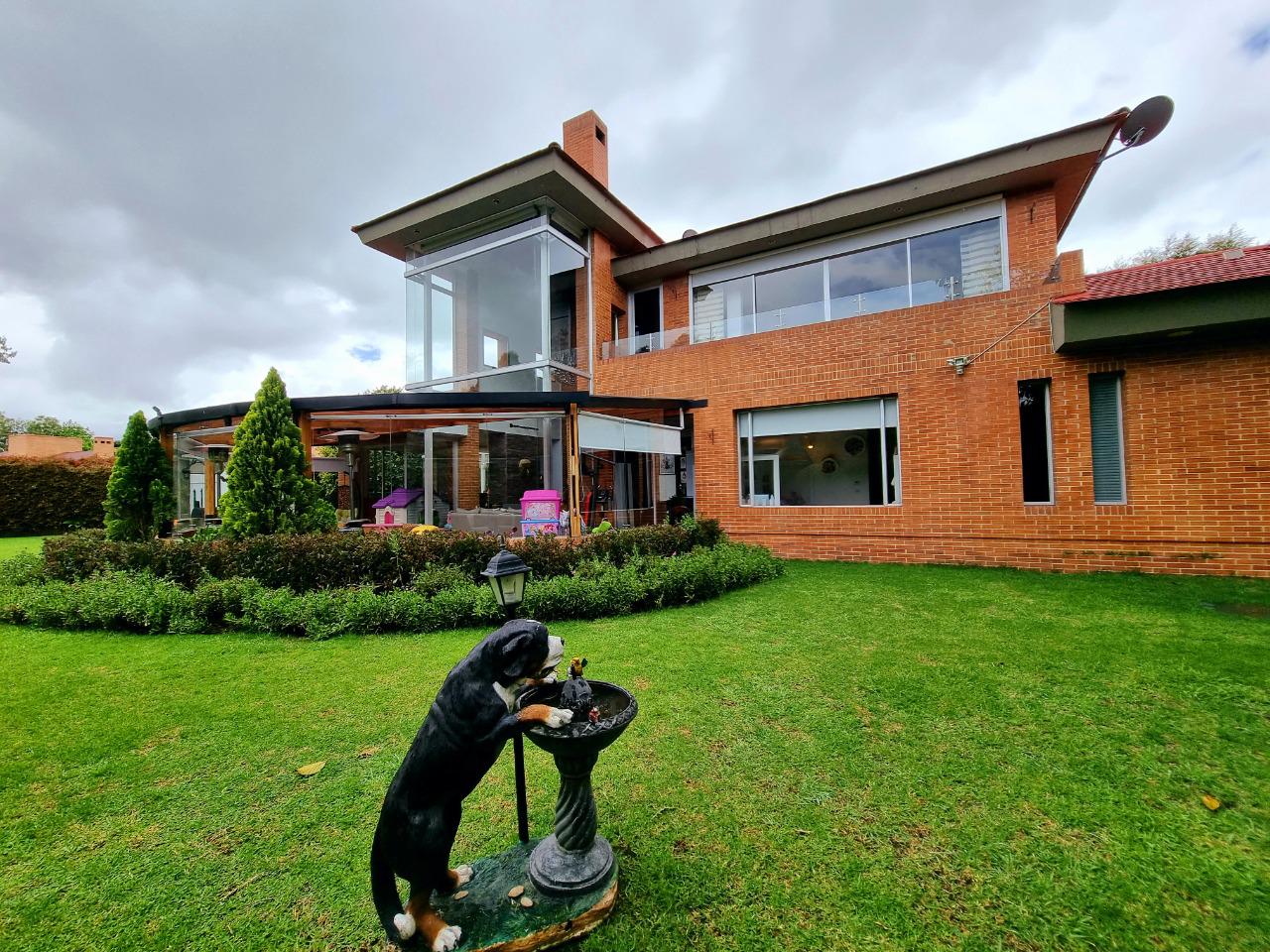 Se Vende Casa Lote de 1.800 mts2 Suba Bogotá