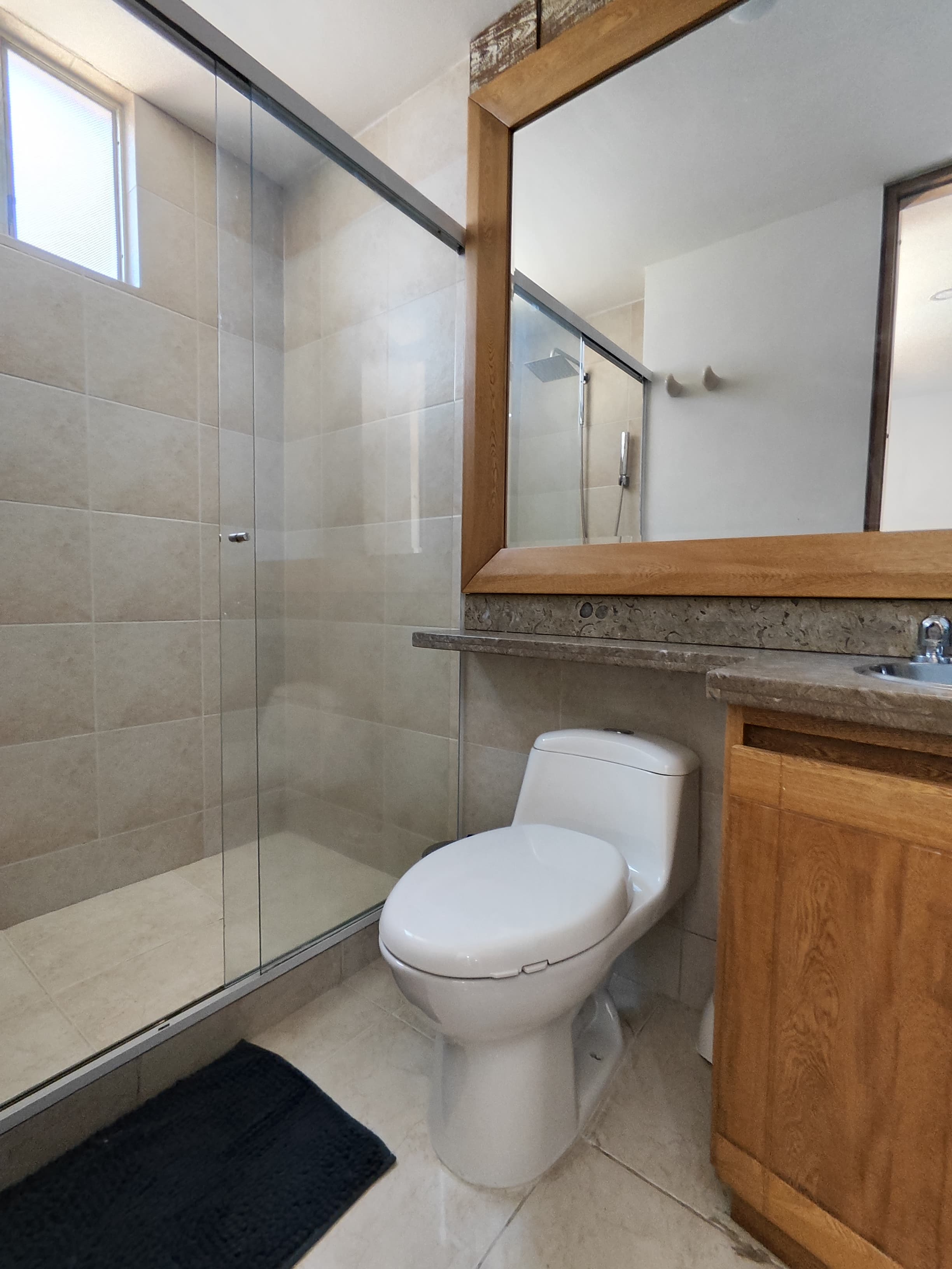 Se Arrienda Apartamento Amoblado en Castropol, Medellín