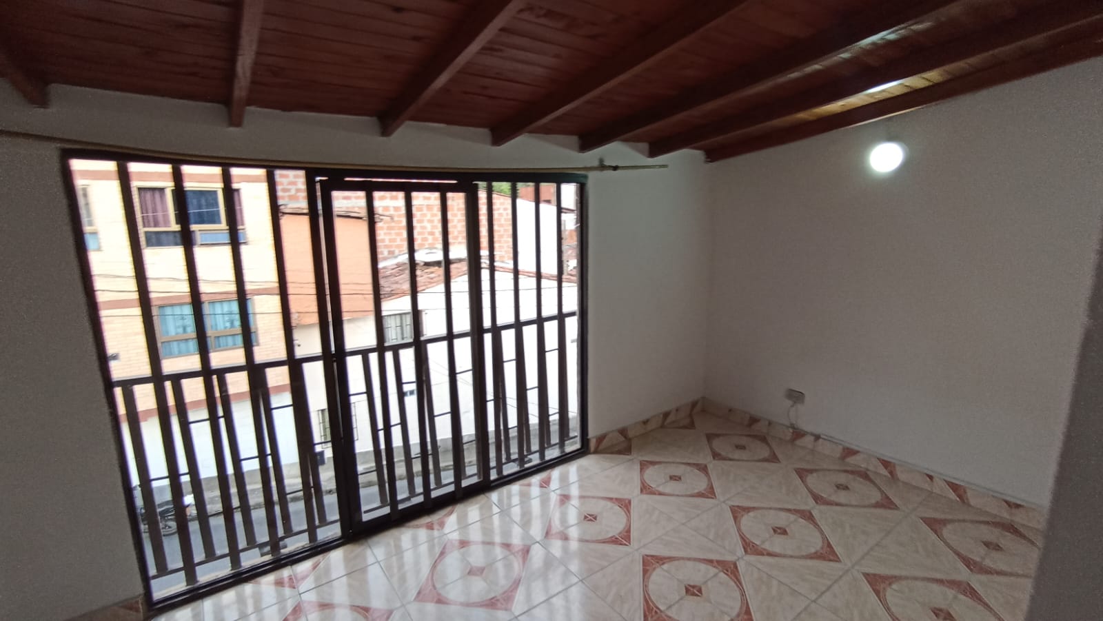 Se Arrienda Apartaestudio En Bosques De San Pablo, Medellin