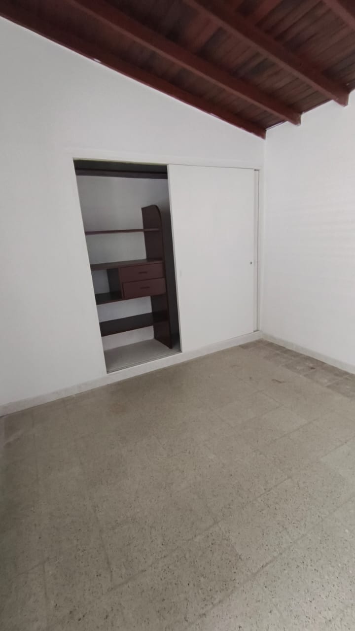 Se  Arrienda Casa Comercial en el Velodrómo,Medellín