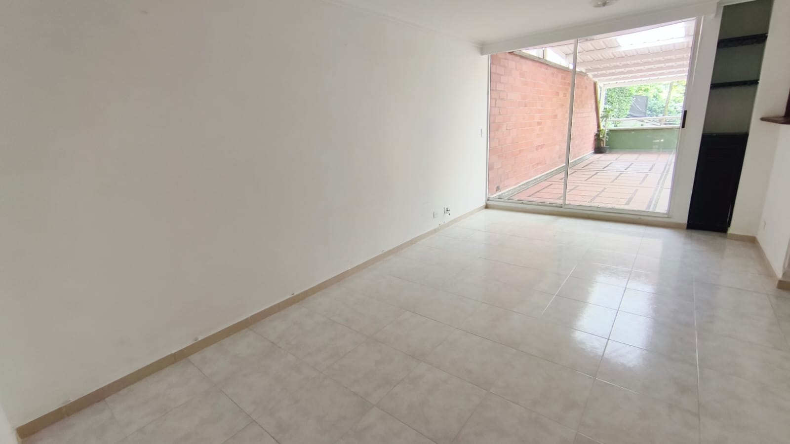 Se Arrienda Apartamento en la Loma de los Bernal, Medellín