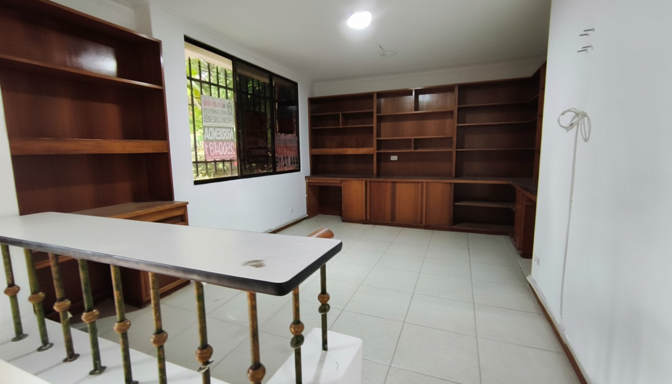 Se Arrienda Casa Comercial En El Velodromo; Medellin