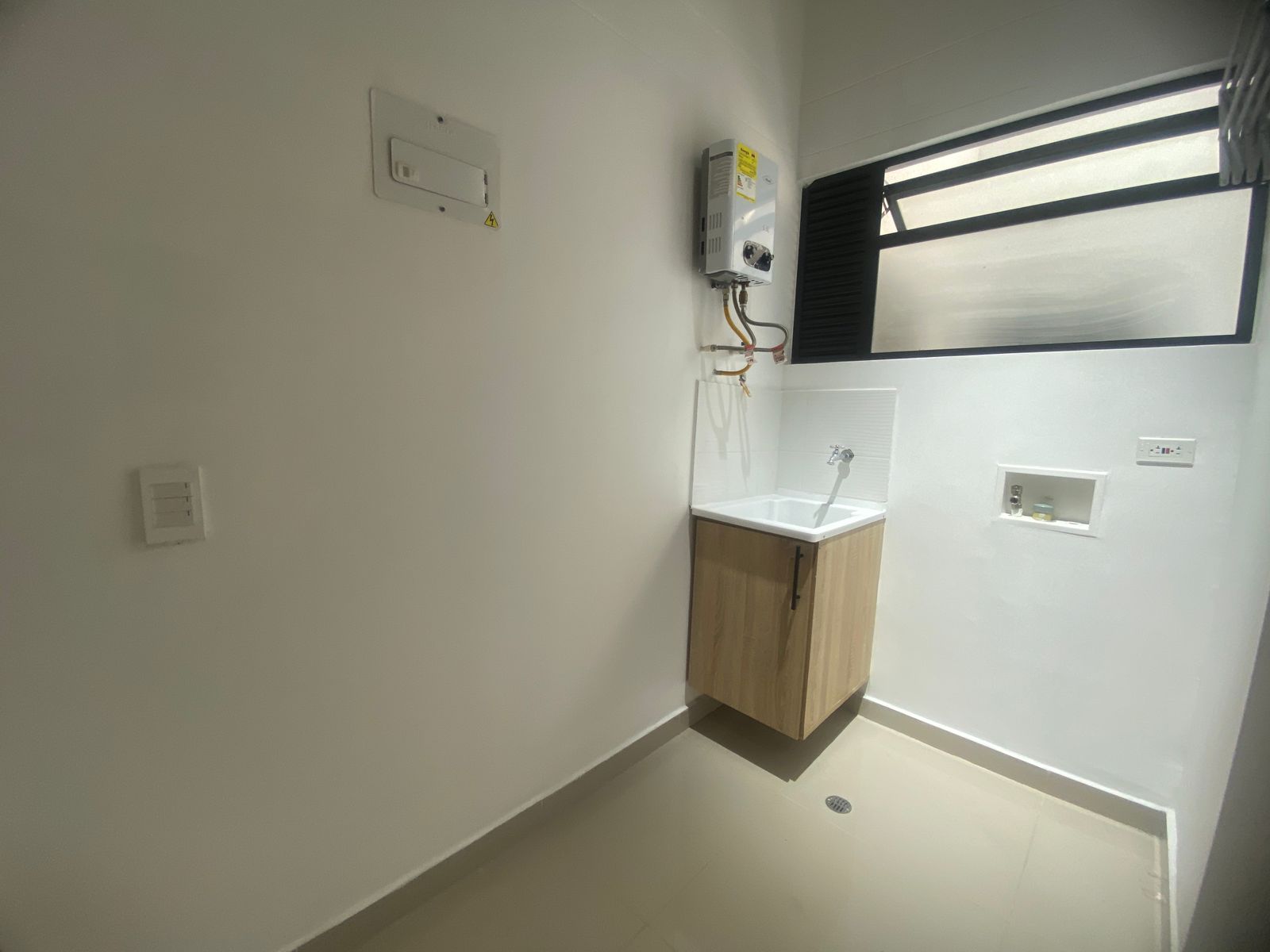 Iluminado Apartamento para Arriendo en Laureles, Estadio, Medellín