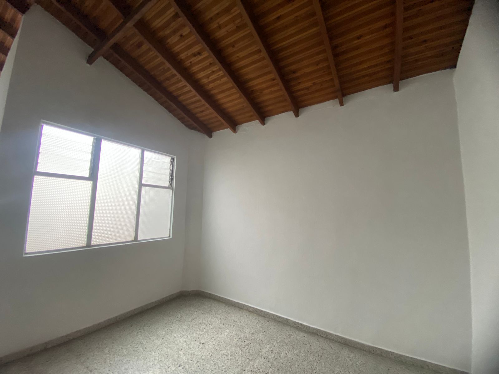 Apartamento para Arriendo con Estratégica Ubicación en Robledo