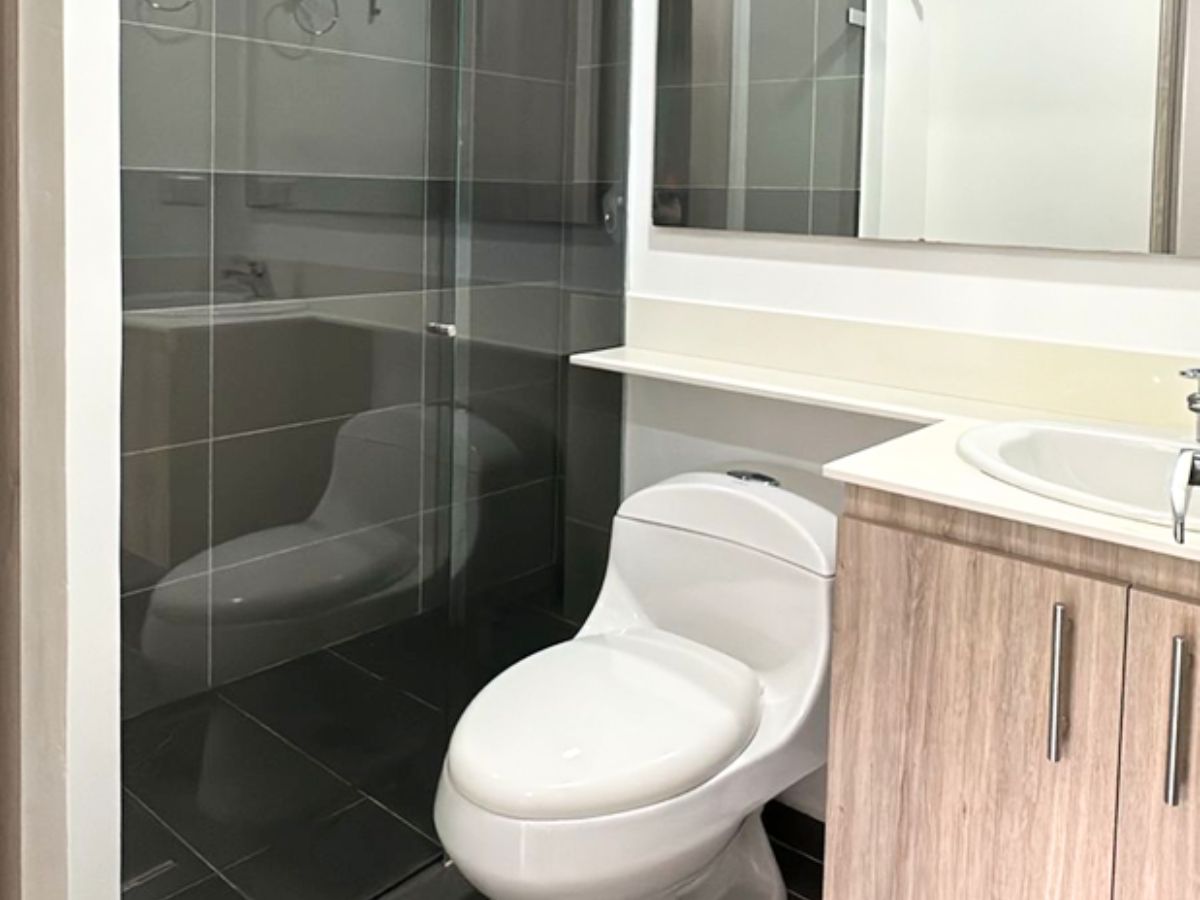 Apartamento en Venta Aluna Envigado | Parqueadero y Cuarto Útil