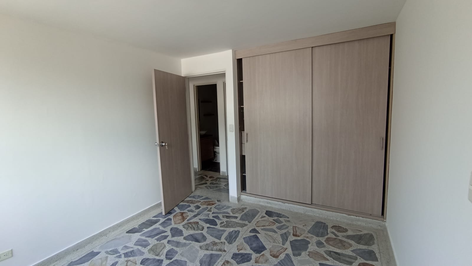 Se Vende Apartamento En Pilarica, Medellin