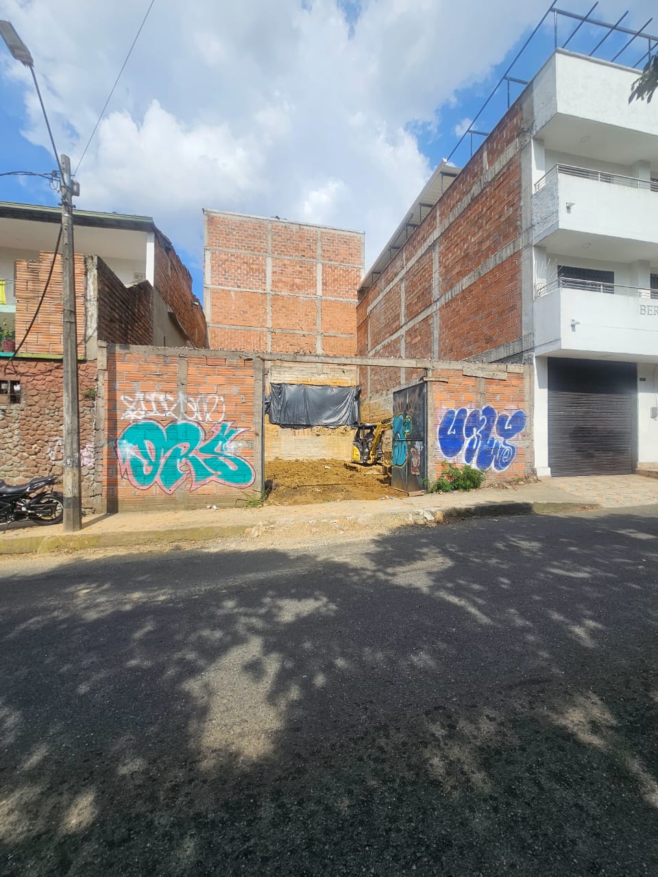 Se Vende Lote / Terreno De Alta Mixtura, Los Ángeles, Medellín