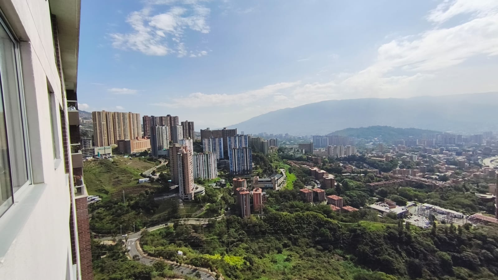 Se Arrienda Apartamento Amoblado en Casalanz Parte Alta, Medellín