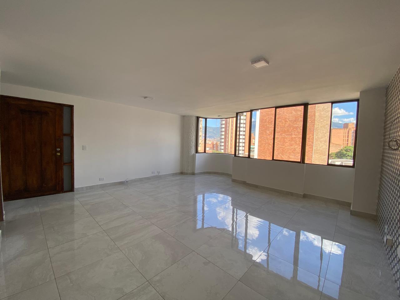 Penthouse Moderno para Arriendo en Laureles, Medellín