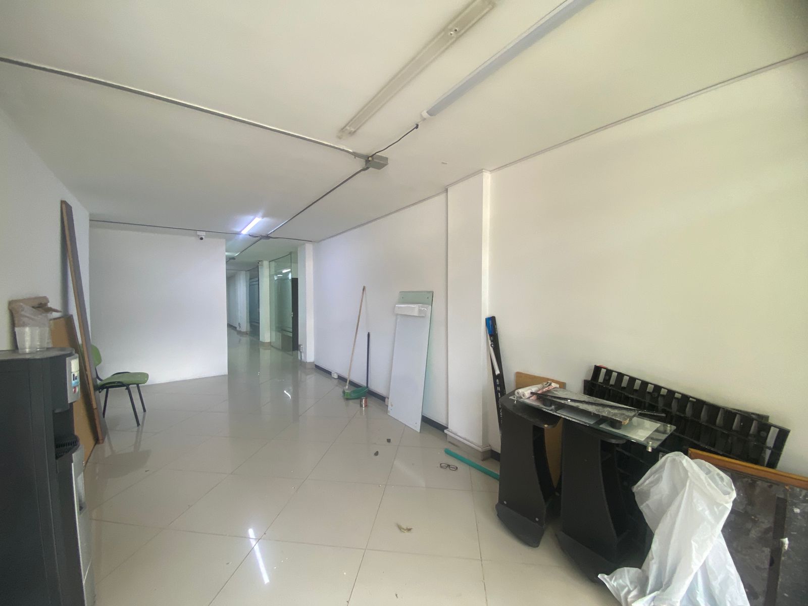 Amplia Oficina para Arriendo en Suramericana, Medellín