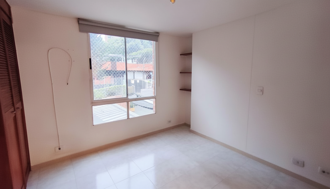 Se Arrienda Apartamento en la Loma de los Bernal, Medellín