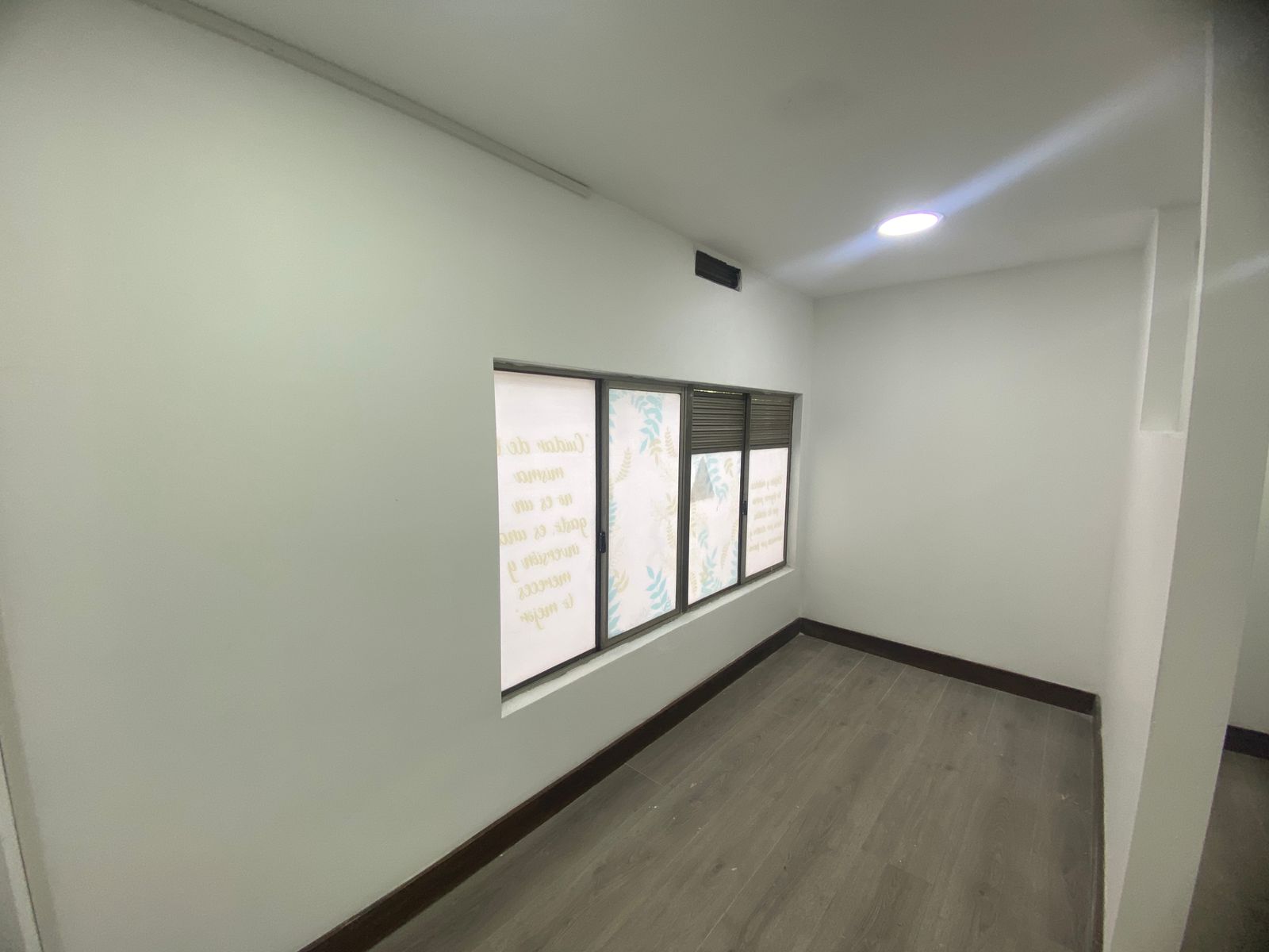 Local Comercial Para Arriendo en Los Colores, Medellín