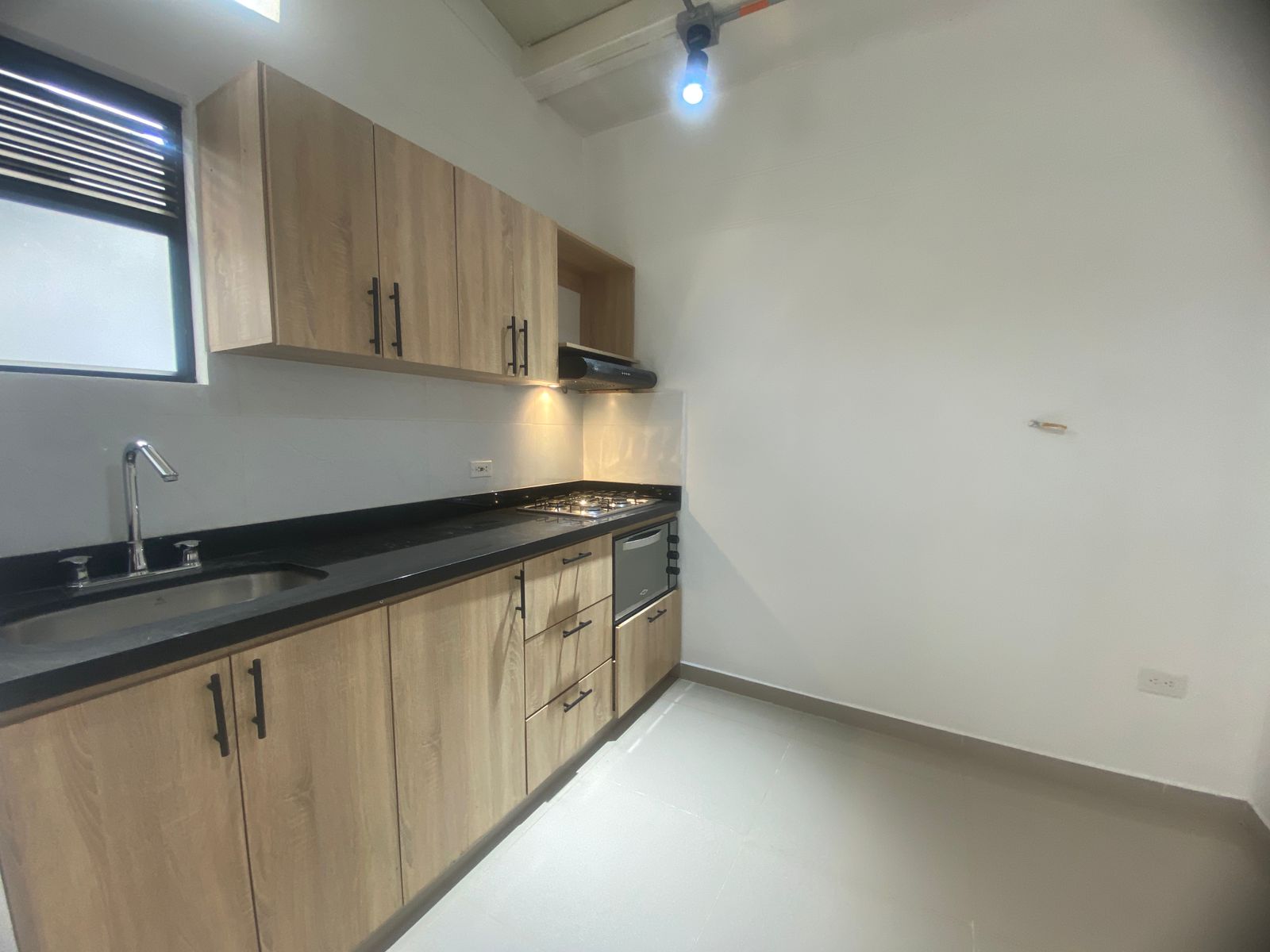 Iluminado Apartamento para Arriendo en Laureles, Estadio, Medellín