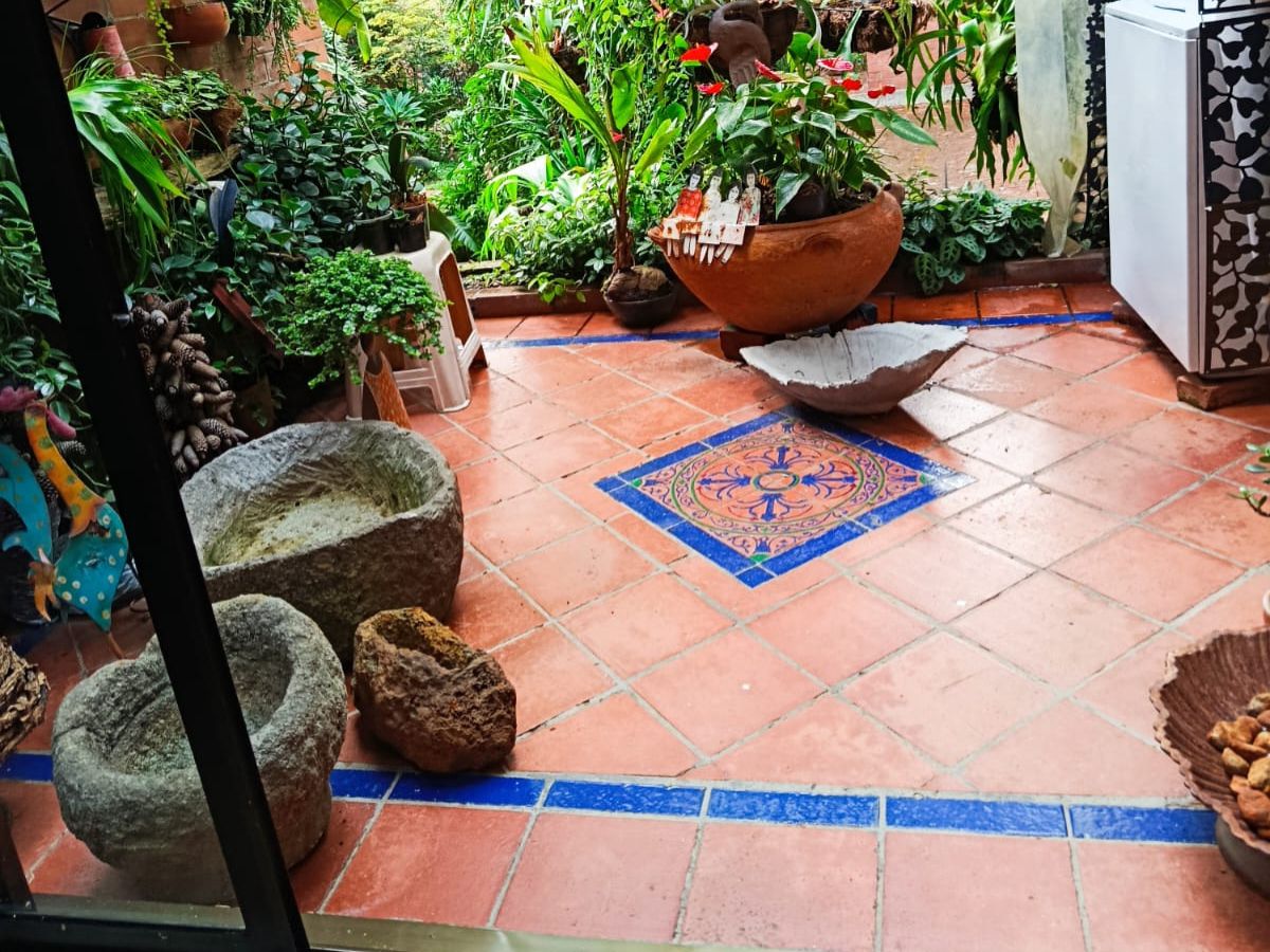 Casa en Venta en Loma de Las Brujas, Envigado – Ubicación Privilegiada