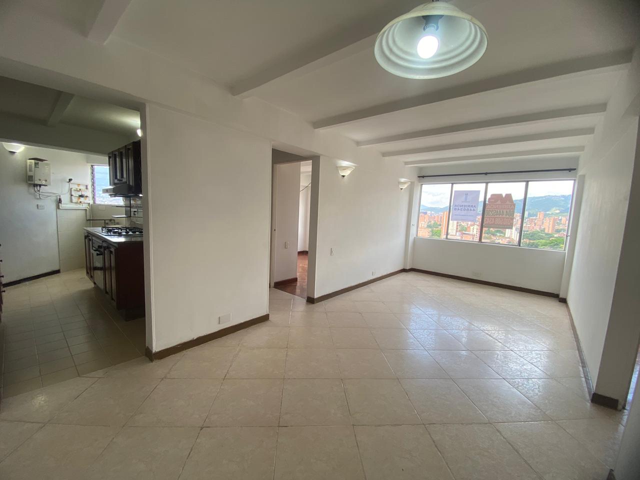 Iluminado Apartamento para Arriendo en Calasanz, Medellín