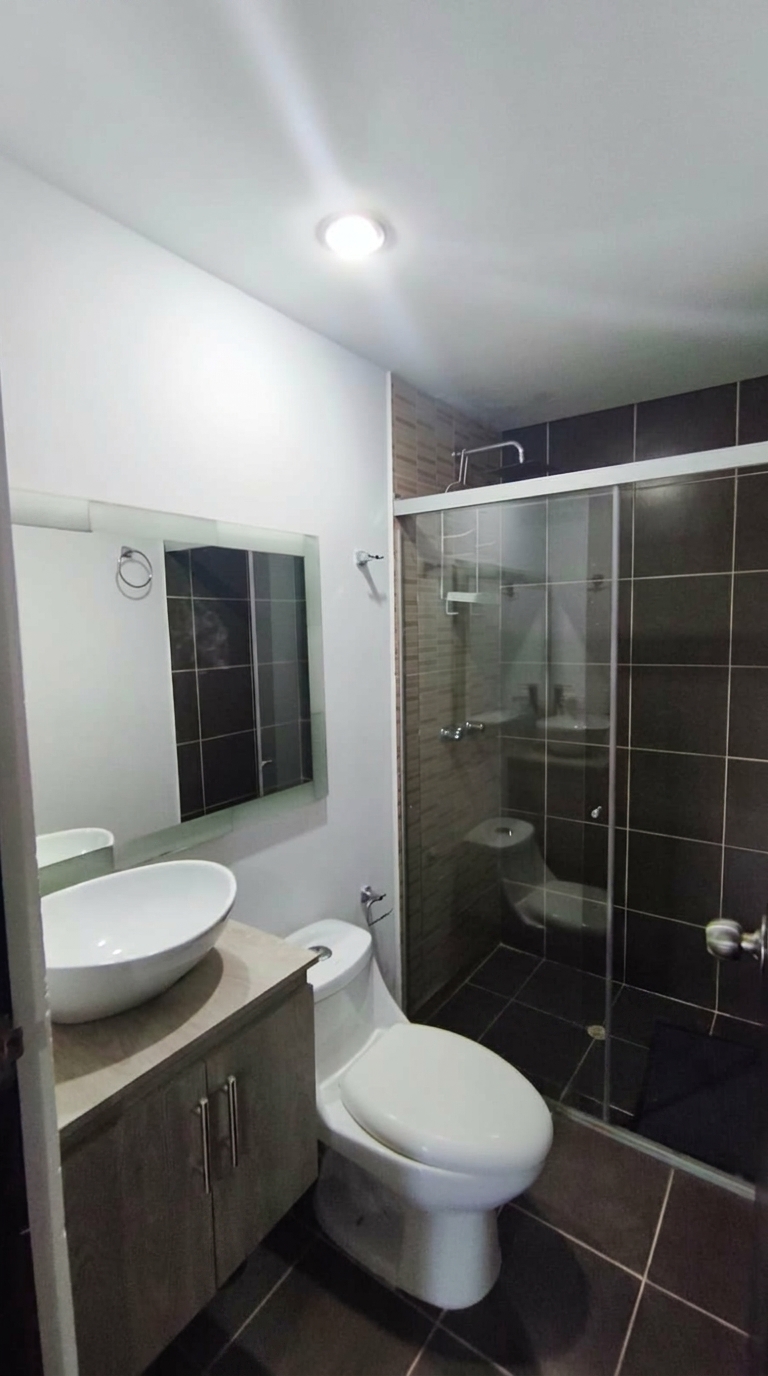 ARRIENDO DE APARTAMENTO EN LOMA DEL LOS BERNAL, MEDELLIN