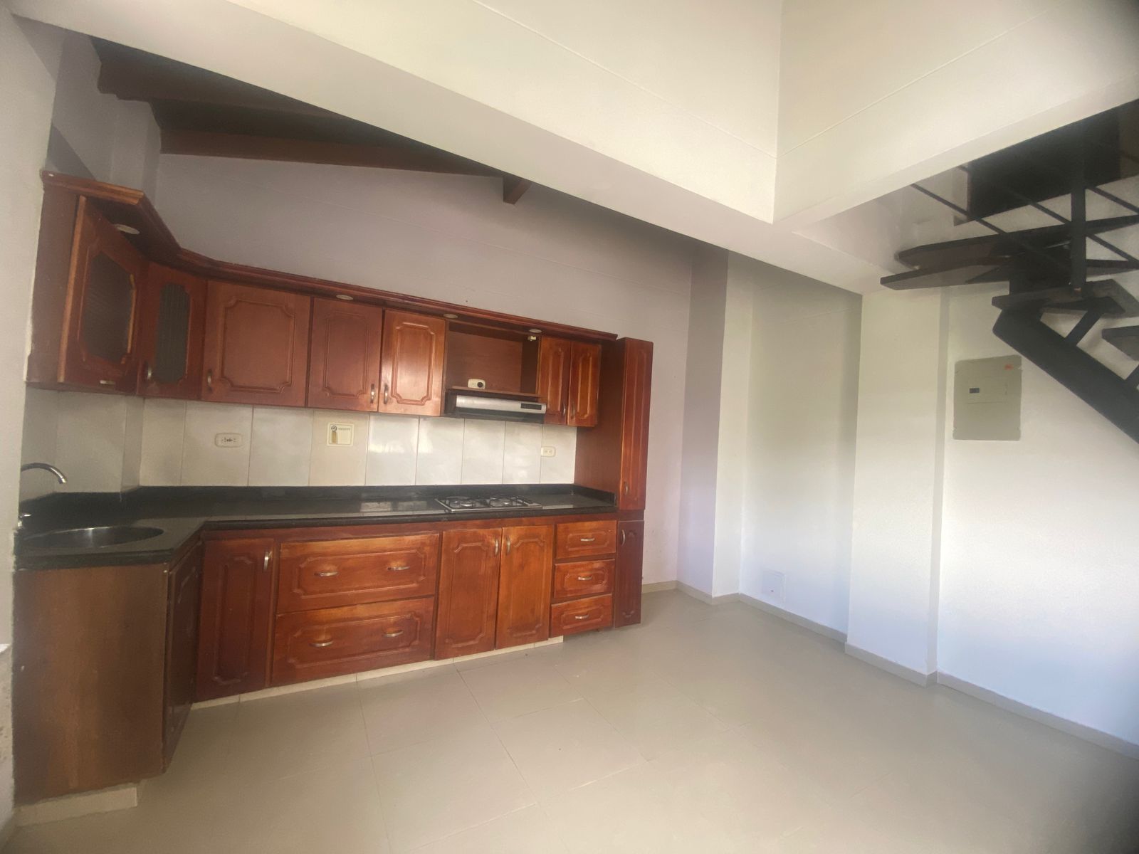 Iluminado Apartamento para Arriendo en Laureles, Estadio, Medellín
