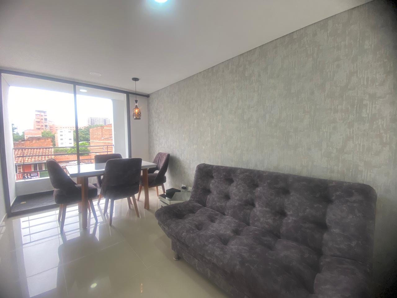 Amplio Apartamento Amoblado para Arriendo en La America, Medellín