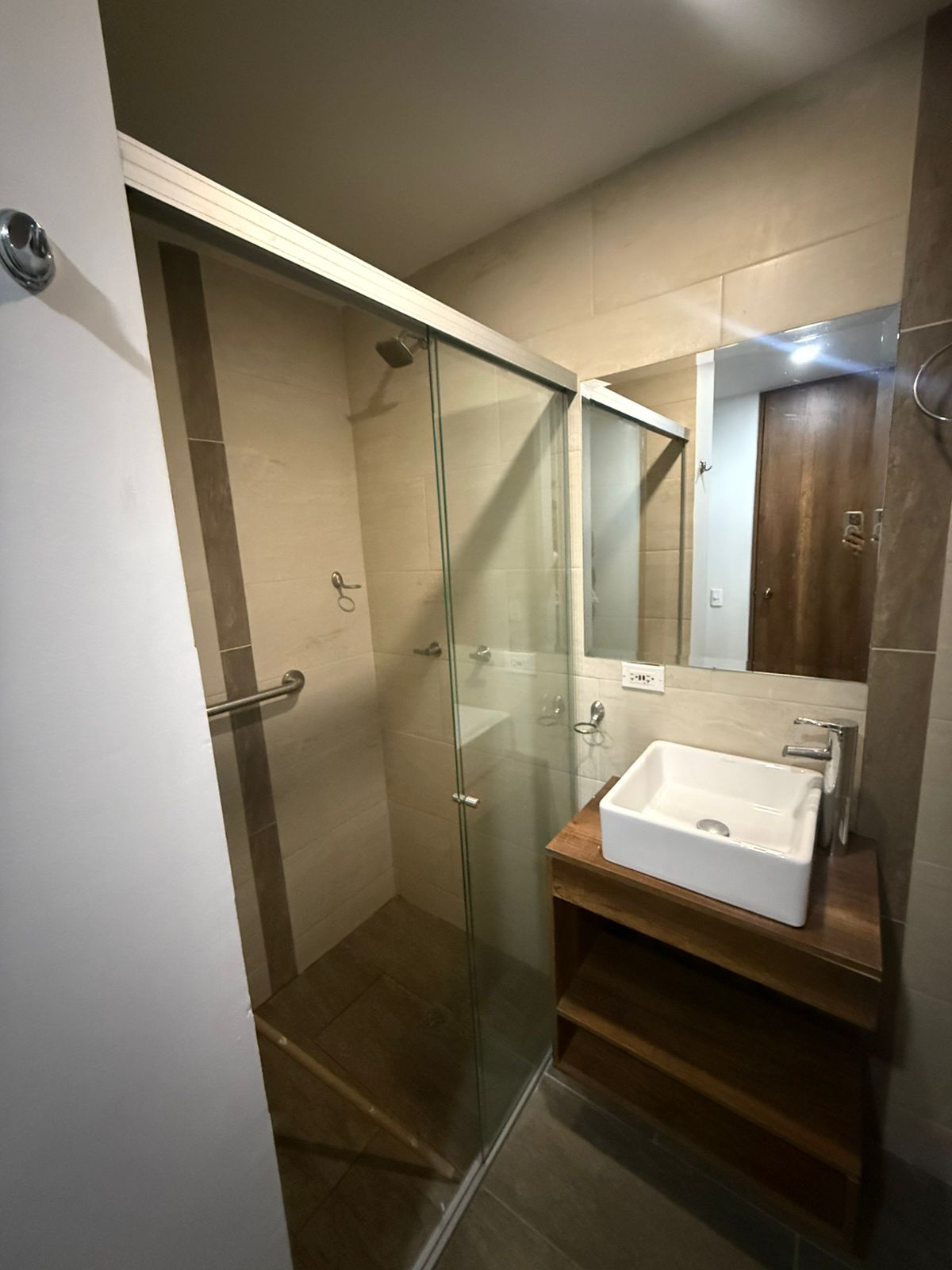 Se Arrienda Apartamento En La Castellana, Medellín