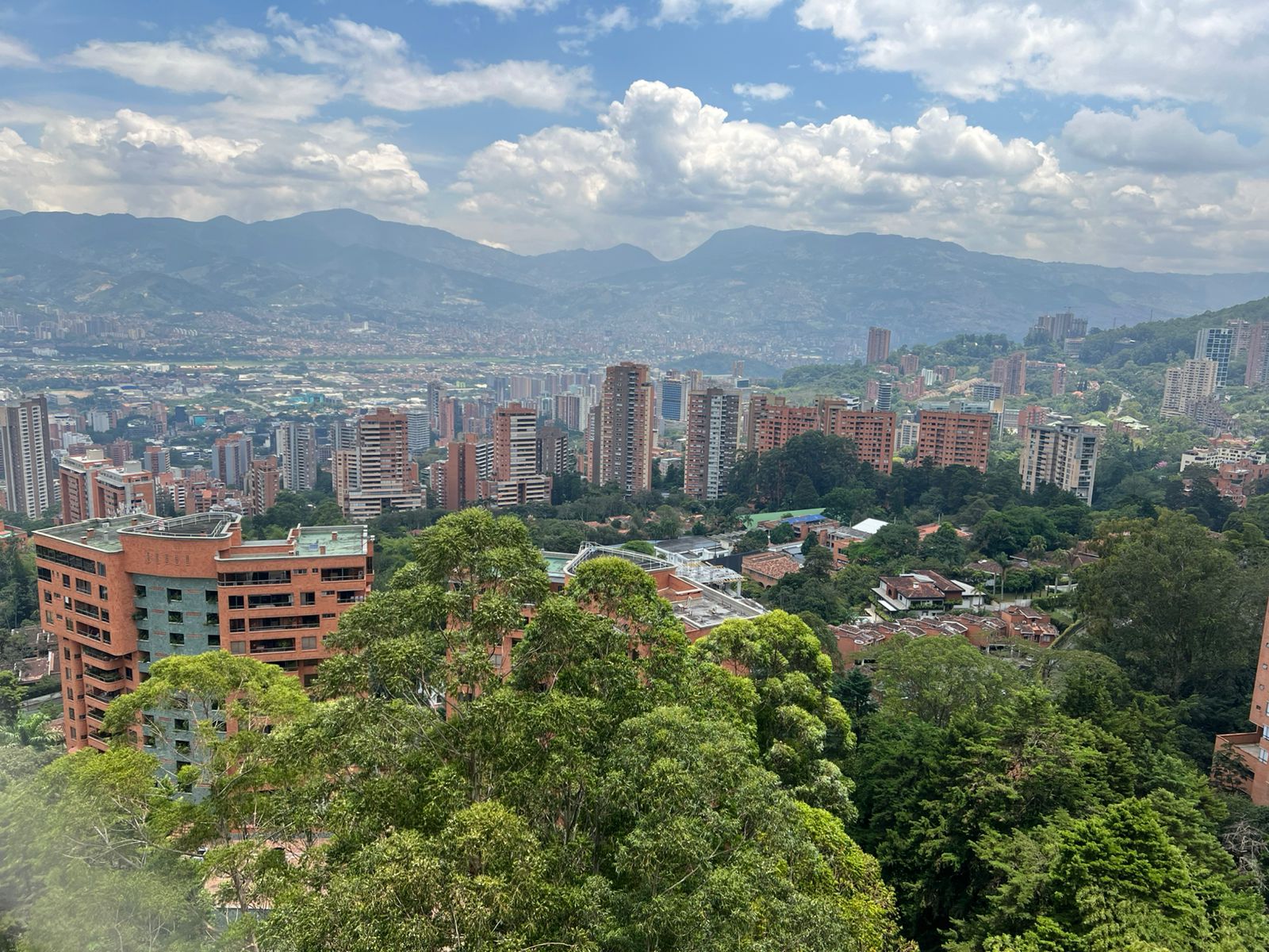 Se Arrienda Apartamento En El Poblado, Medellín