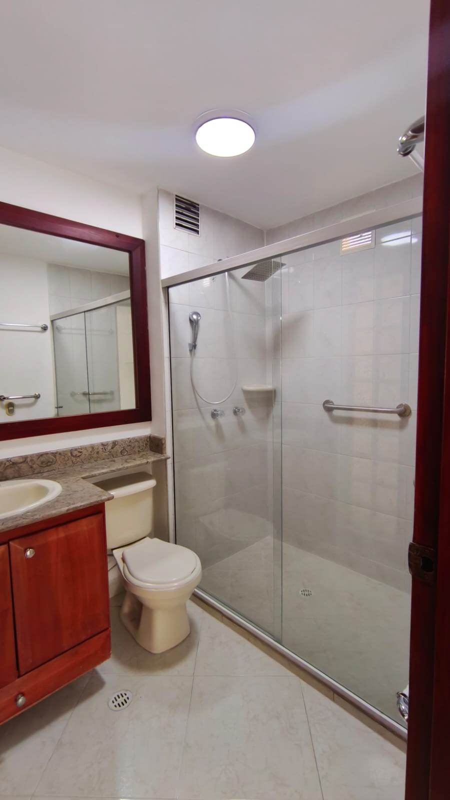 Se Arrienda Apartamento en los Colores, Medellín