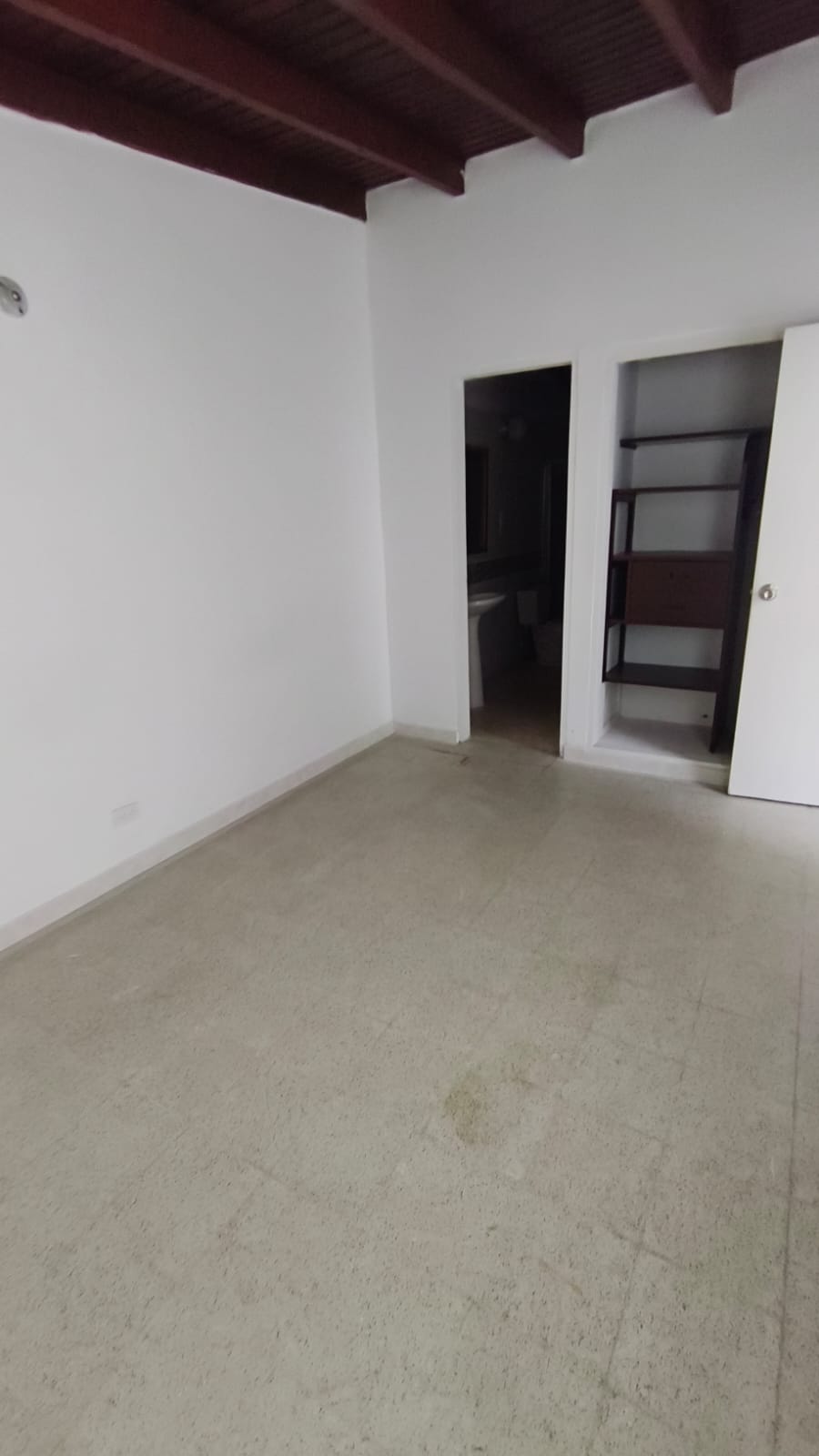 Se  Arrienda Casa Comercial en el Velodrómo,Medellín