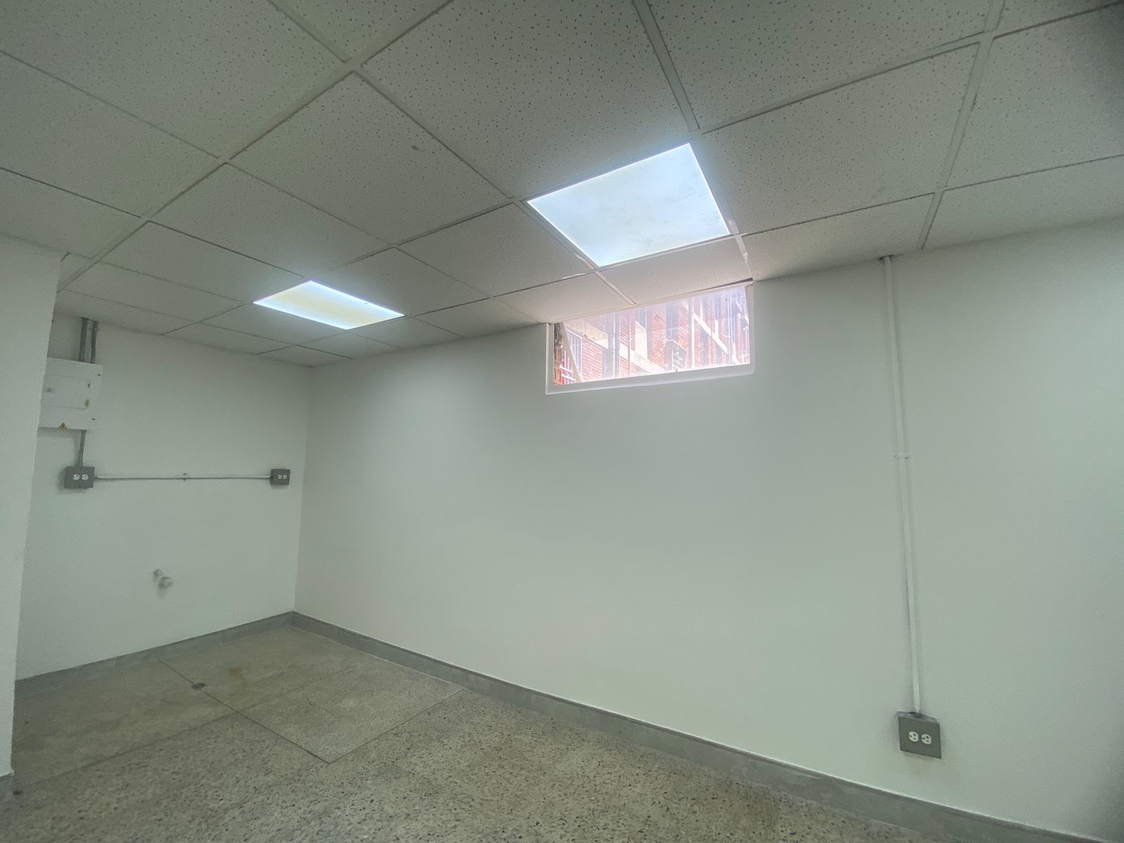 Oficina/Local para Arriendo en Avenida 80, Medellín