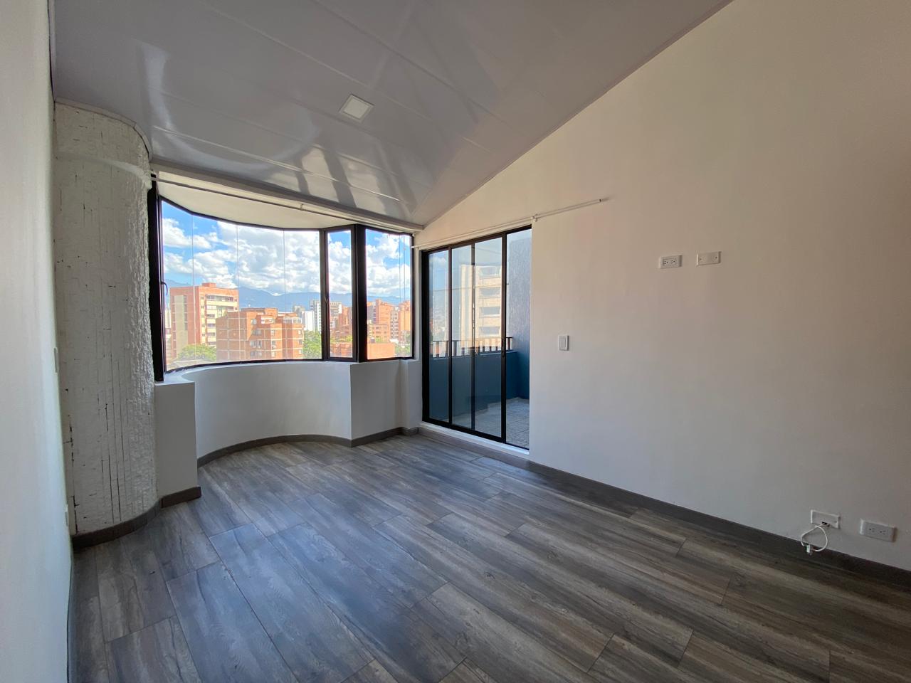 Penthouse Moderno para Arriendo en Laureles, Medellín