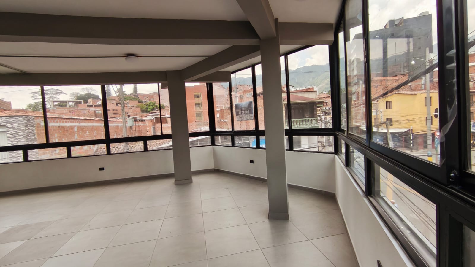 Se Arrienda Local en el Centro de Bello, Antioquia